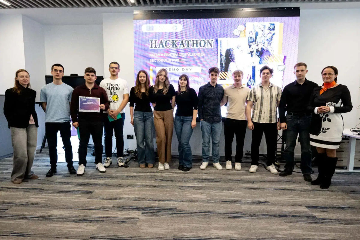 Câștigătorii hackathon-ului de digitalizare a sectorului public organizat de TEDIHT (sursa foto: cluj24.ro)